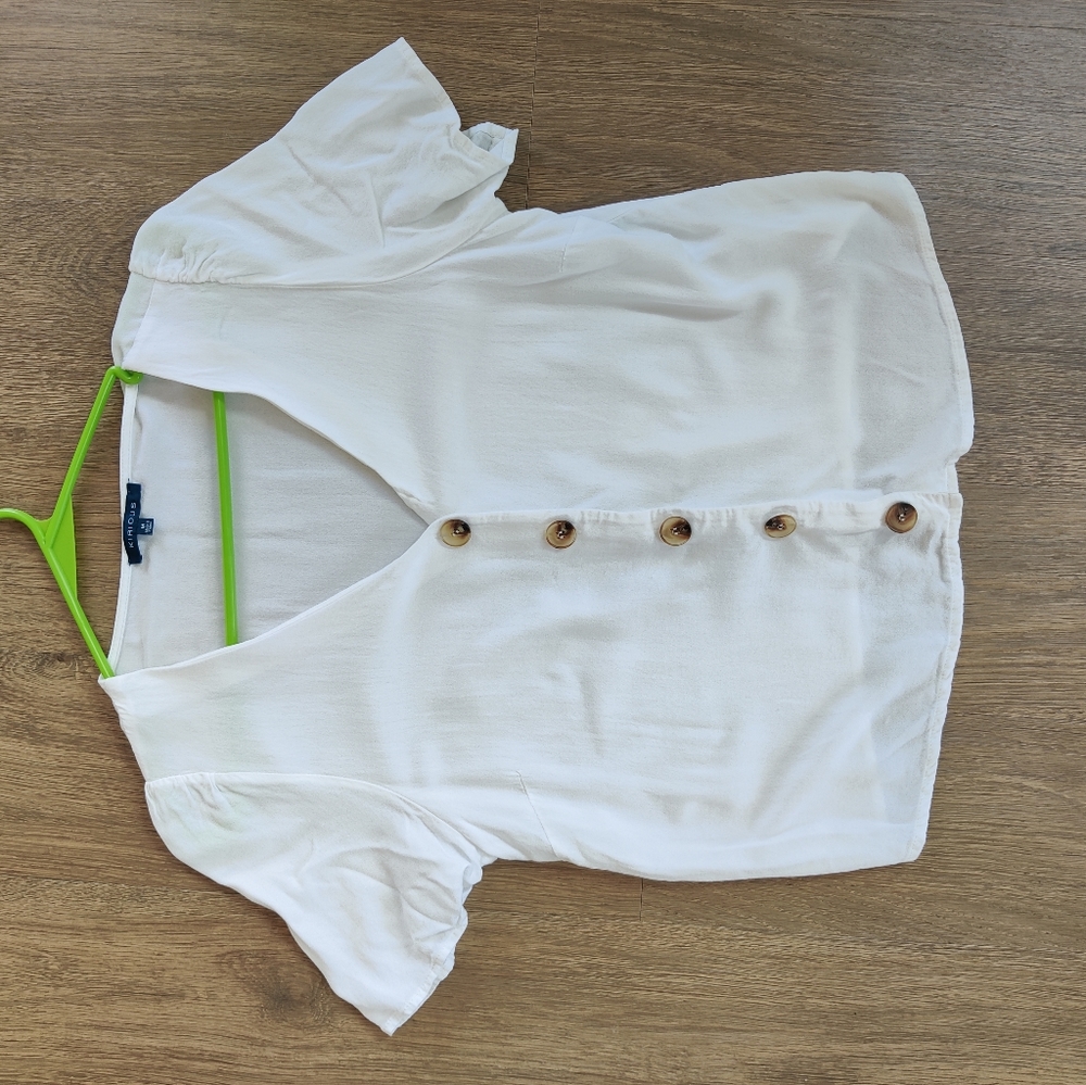 🤍Flowy White Button-down Kirious Blouse 🤍
